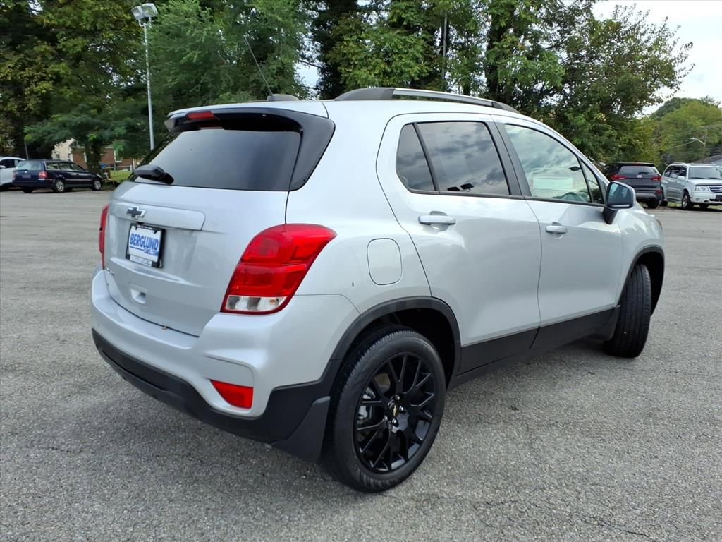 Used 2022 Chevrolet Trax LT w/ Sport Edition image 4