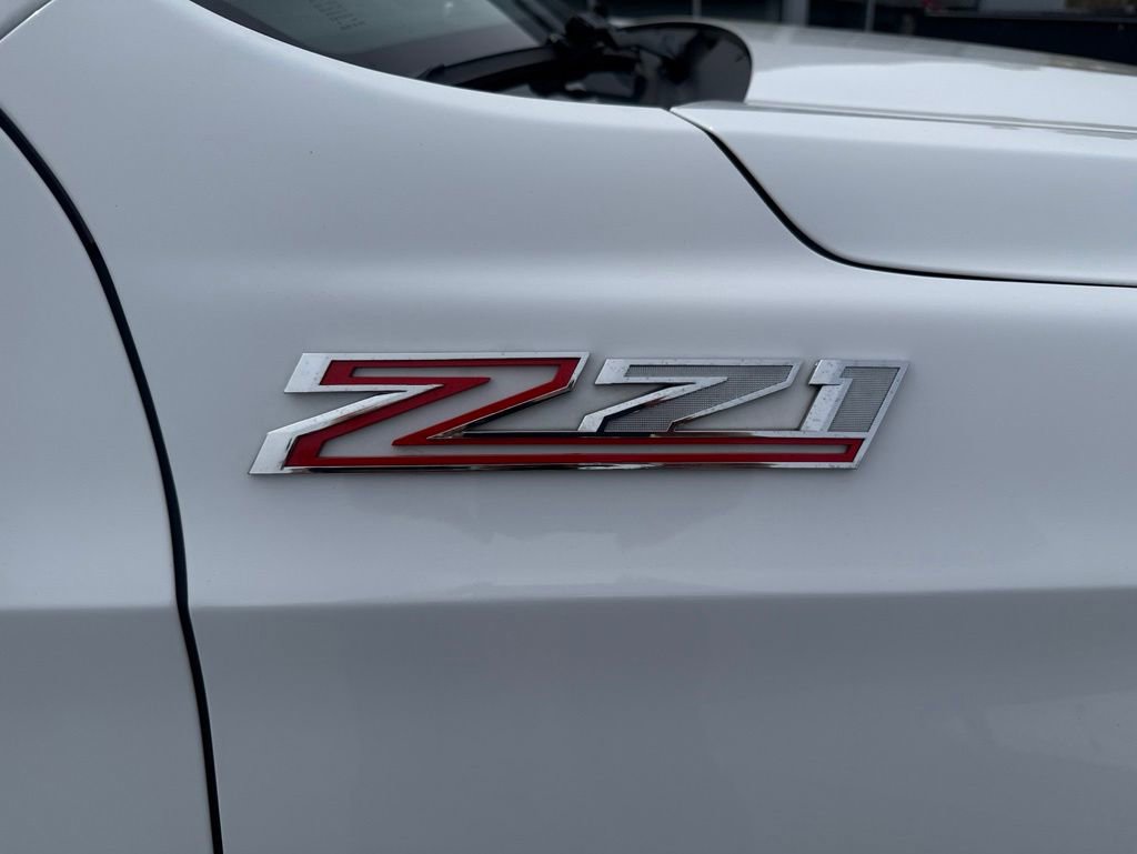 Used 2022 Chevrolet Tahoe Z71 w/ Luxury Package AWD/4WD image 11