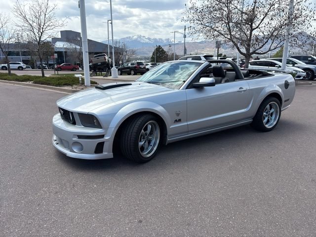 Used 2009 Ford Mustang GT Premium RWD image 3