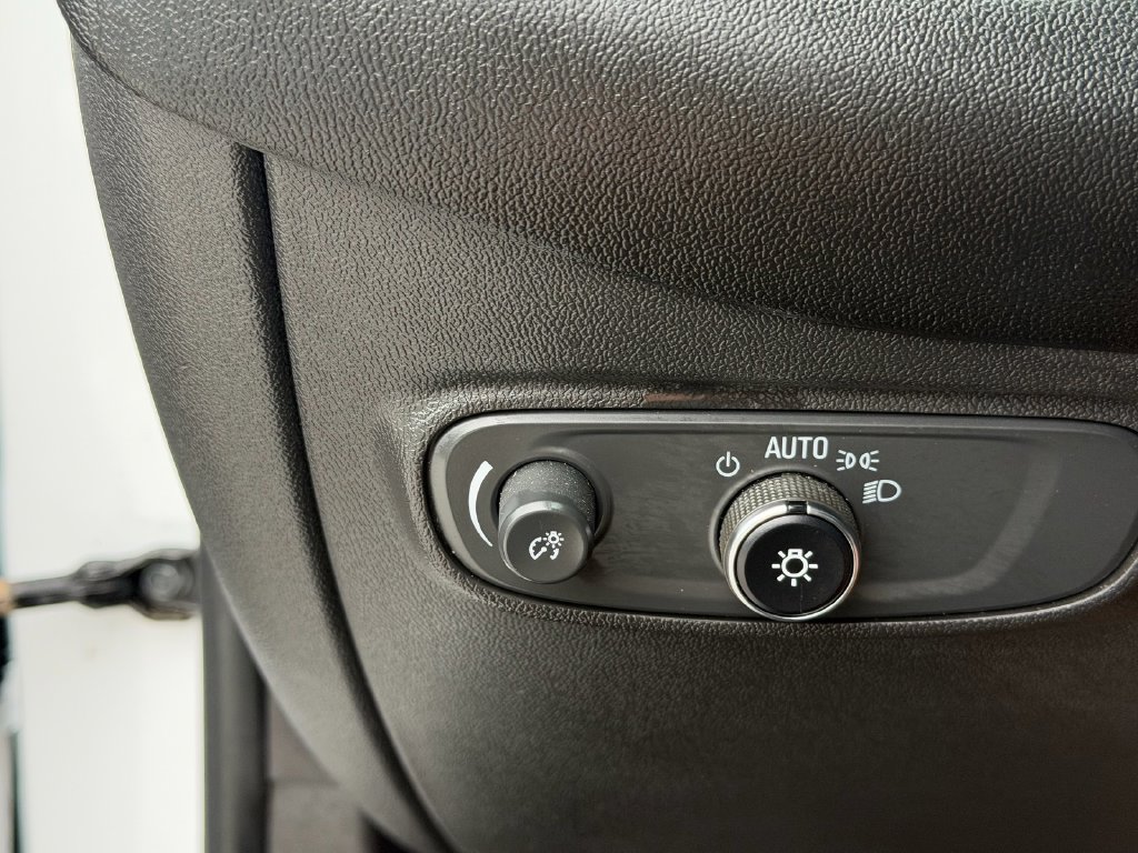Certified 2024 Chevrolet Equinox LS w/ LPO, Cargo Package FWD image 26