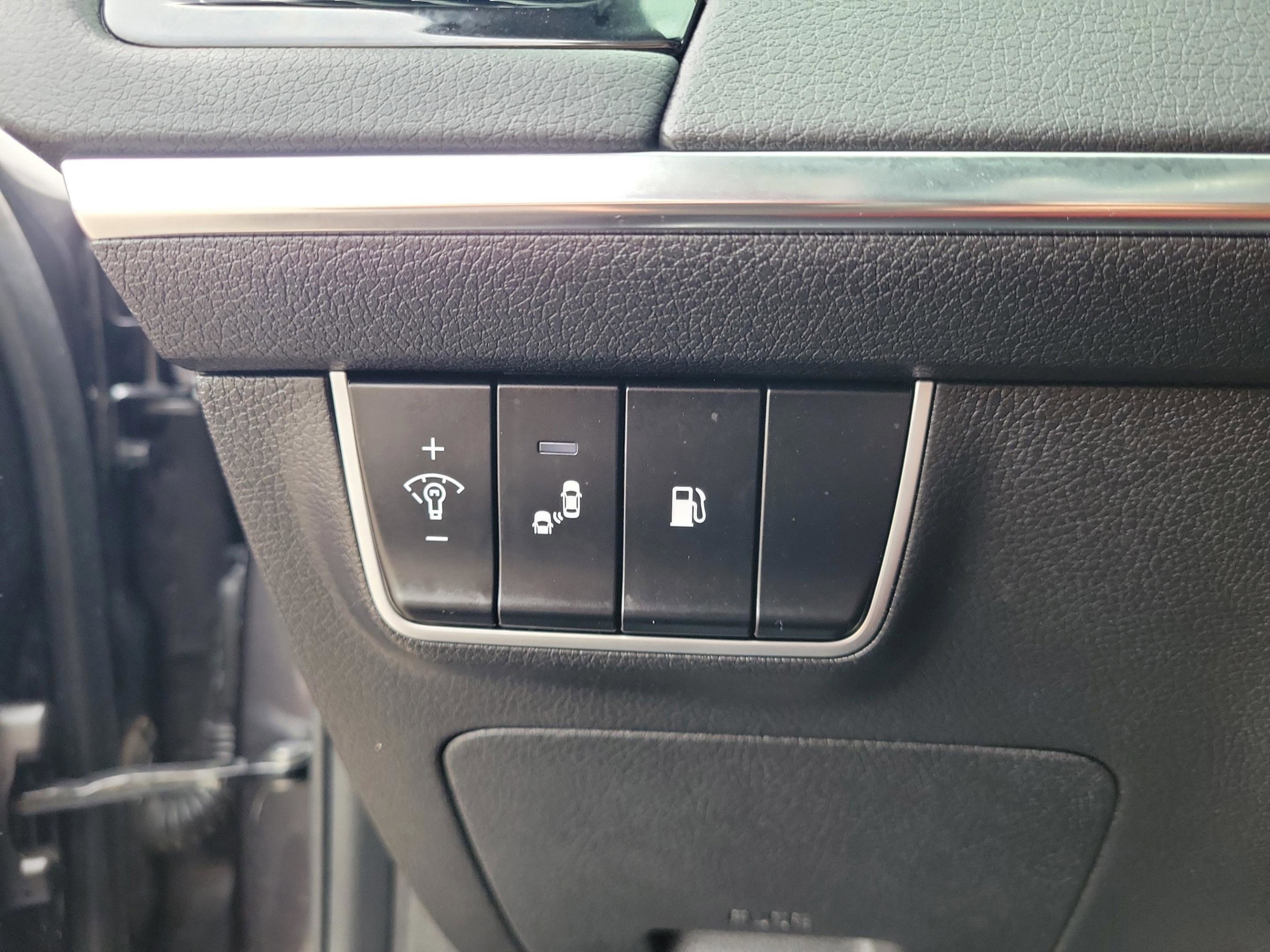 Used 2020 Kia Stinger GT-Line w/ Sun & Sound Package image 24