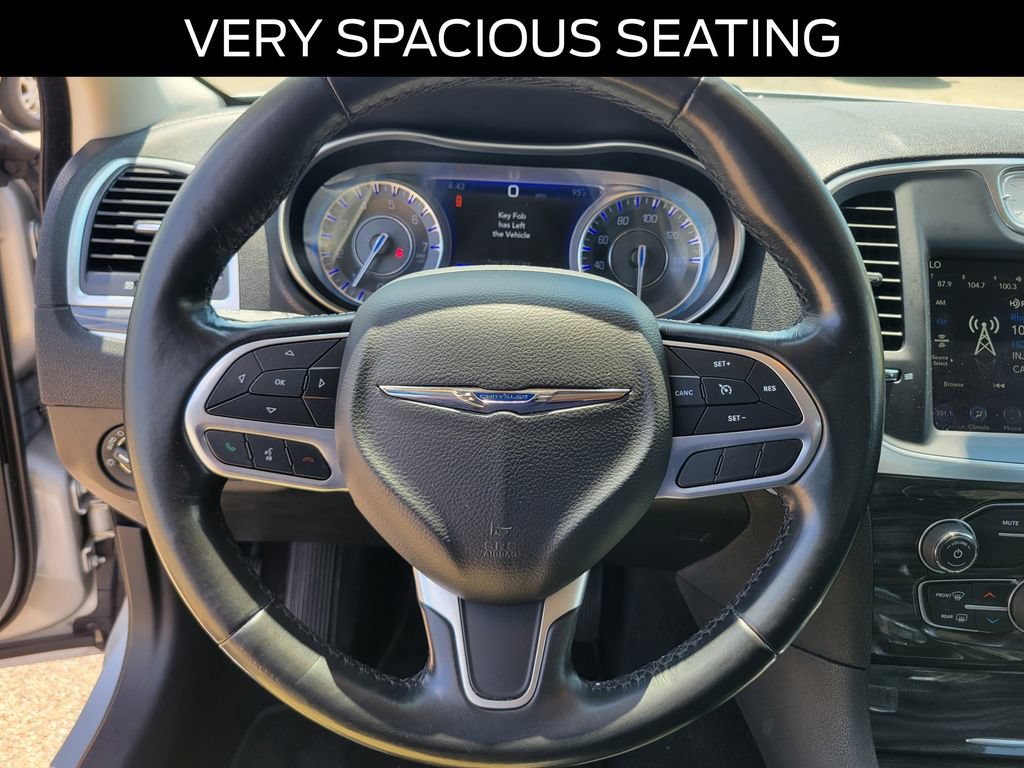 Used 2021 Chrysler 300 Touring RWD image 21