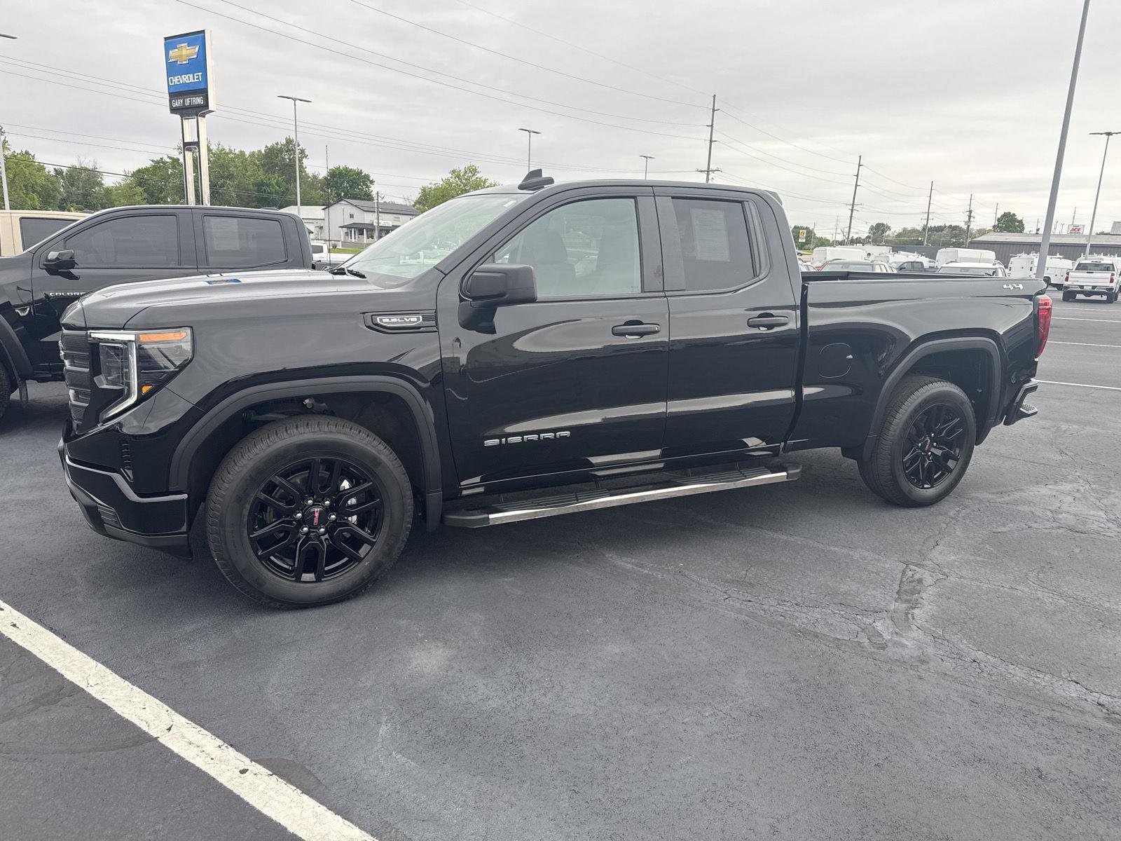 Used 2023 GMC Sierra 1500 Pro w/ Graphite Edition AWD/4WD image 6