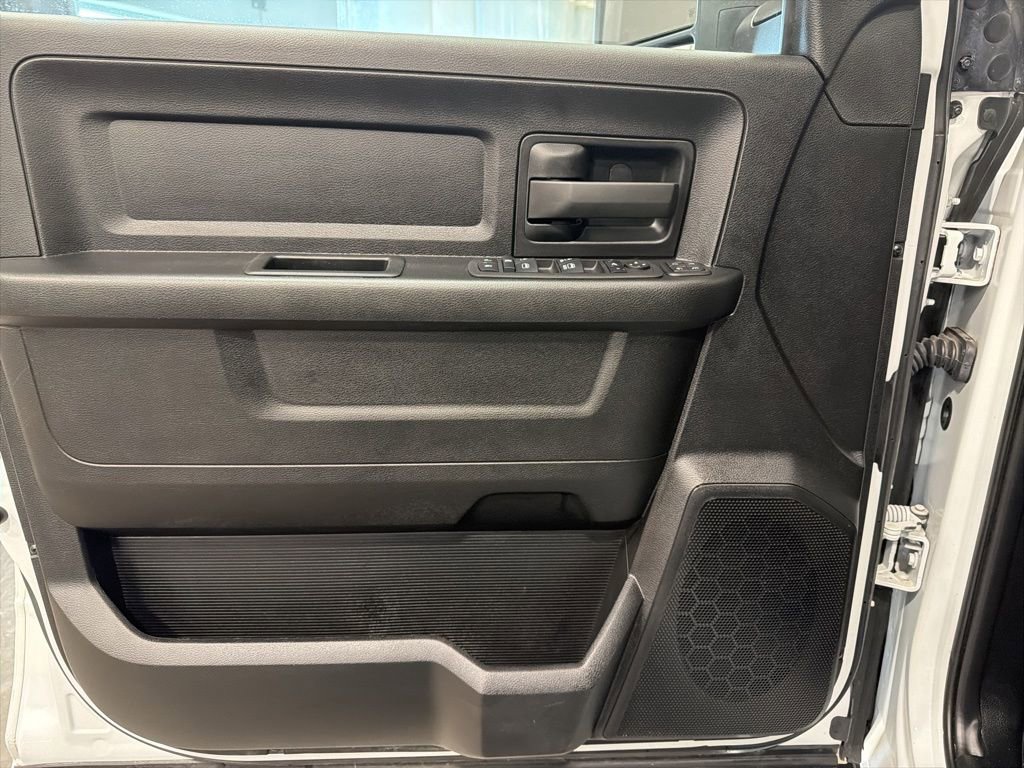 Used 2024 RAM 2500 Tradesman w/ Chrome Appearance Group image 14