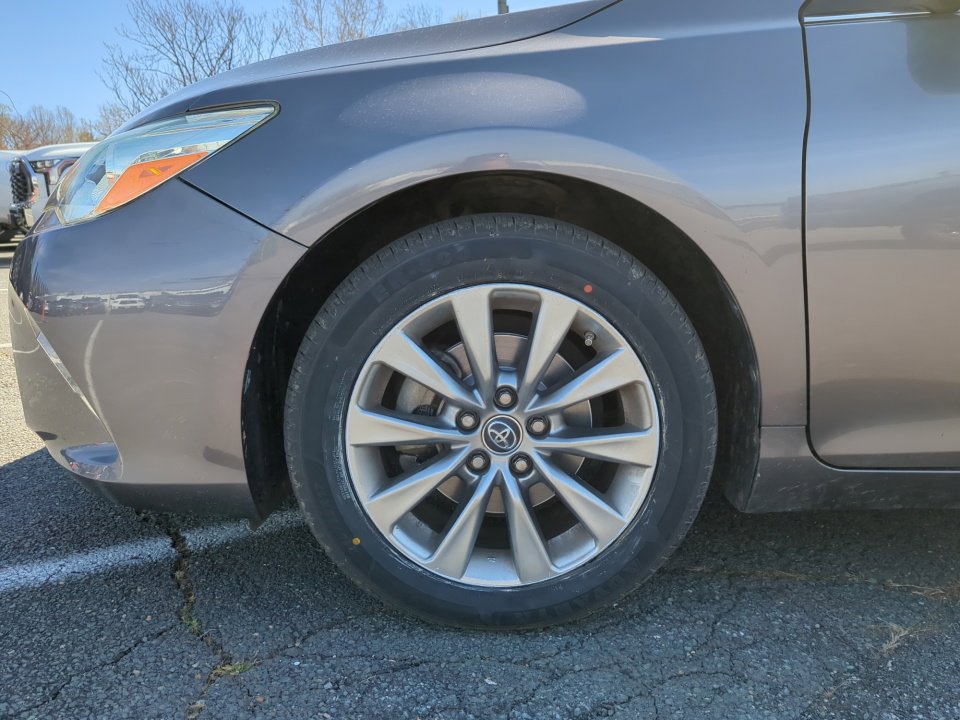 Used 2015 Toyota Camry XLE w/ Convenience Package image 38