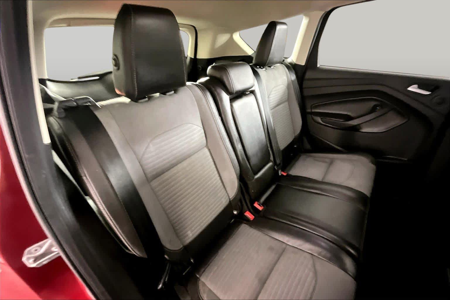 Used 2017 Ford Escape SE w/ Equipment Group 201A FWD image 20