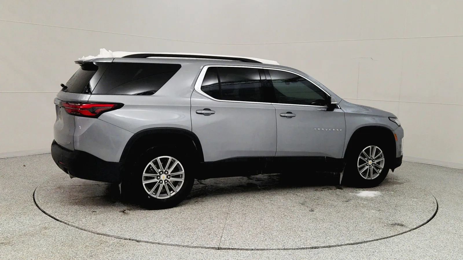 Used 2023 Chevrolet Traverse LT image 7