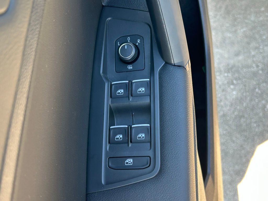 Used 2019 Volkswagen Tiguan SEL R-Line image 19