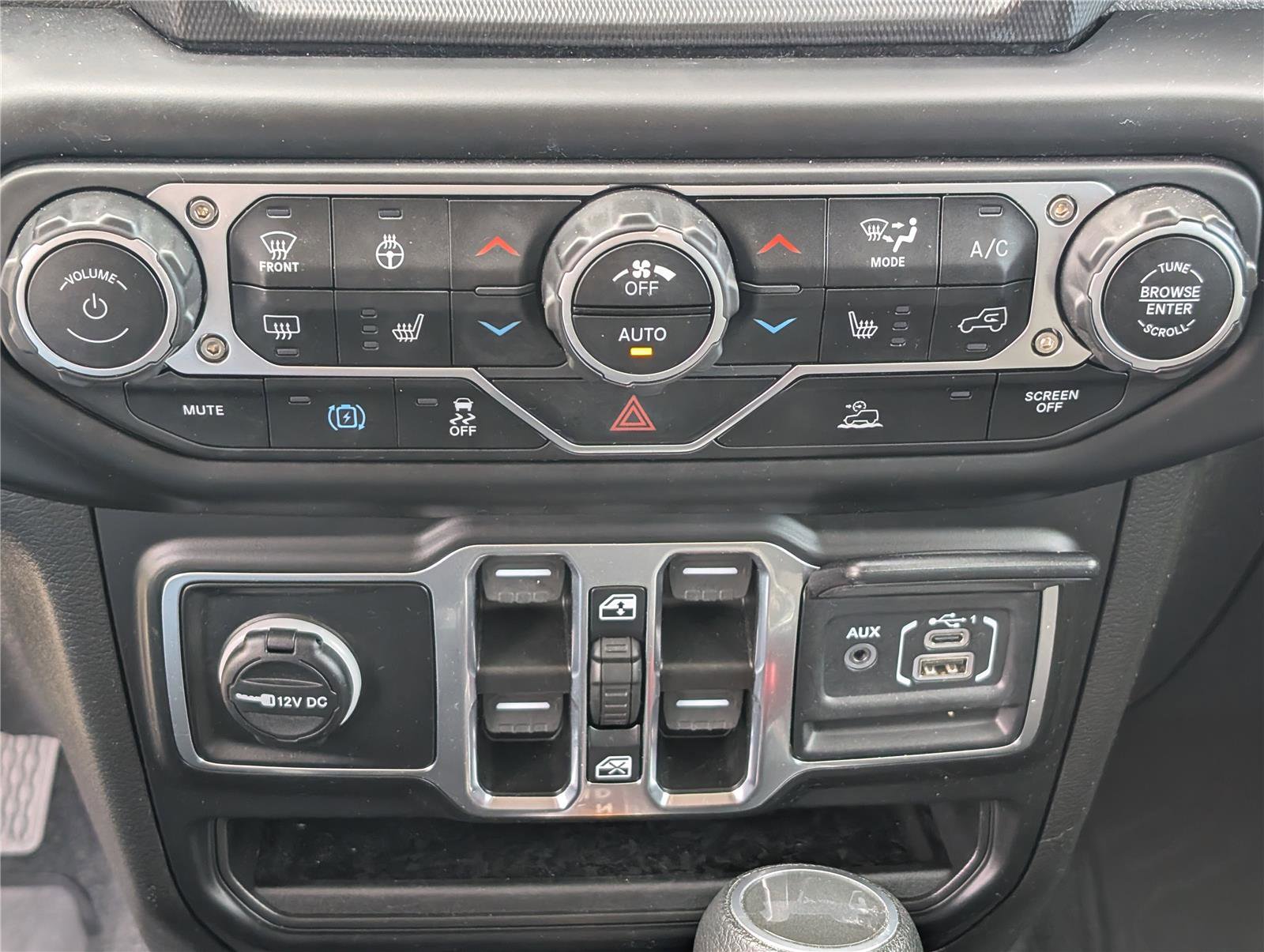 Used 2023 Jeep Wrangler Unlimited w/ Cold Weather Group AWD/4WD image 27