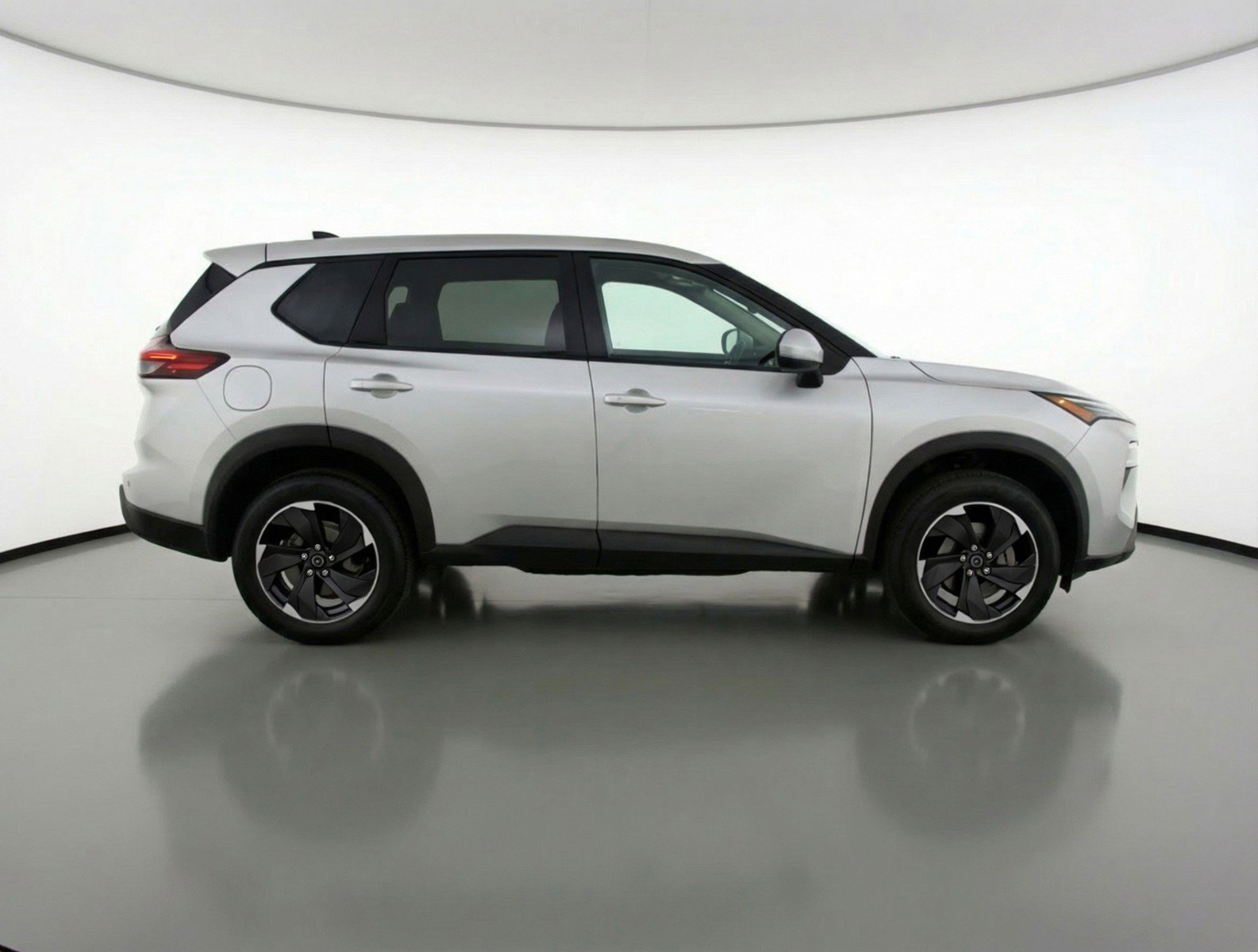 Used 2025 Nissan Rogue SV FWD image 11