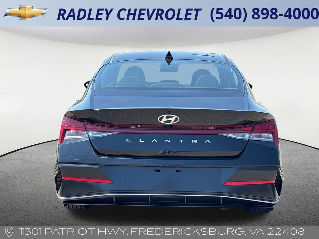 Used 2025 Hyundai Elantra SEL FWD image 18