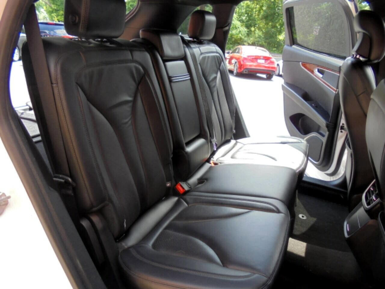 Used 2019 Lincoln Nautilus Select image 32