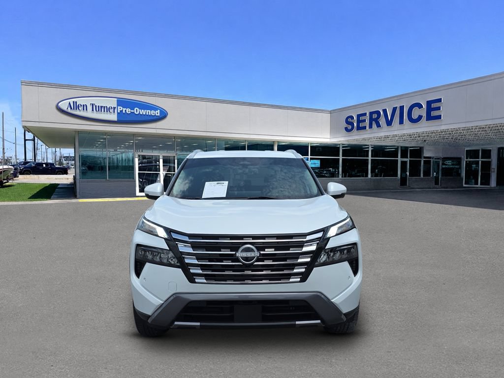 Used 2024 Nissan Rogue SL FWD image 3