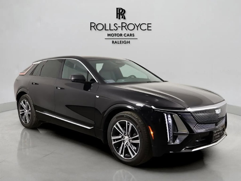 Used 2024 Cadillac Lyriq Luxury RWD image 3