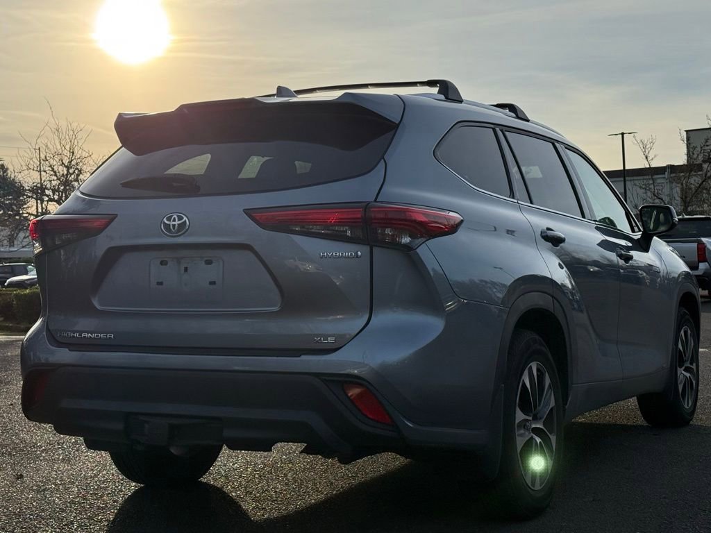 Used 2021 Toyota Highlander XLE image 5