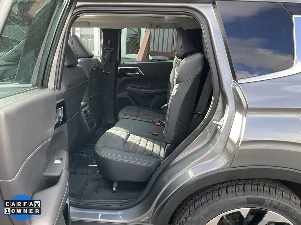 Used 2023 Mitsubishi Outlander SE image 7