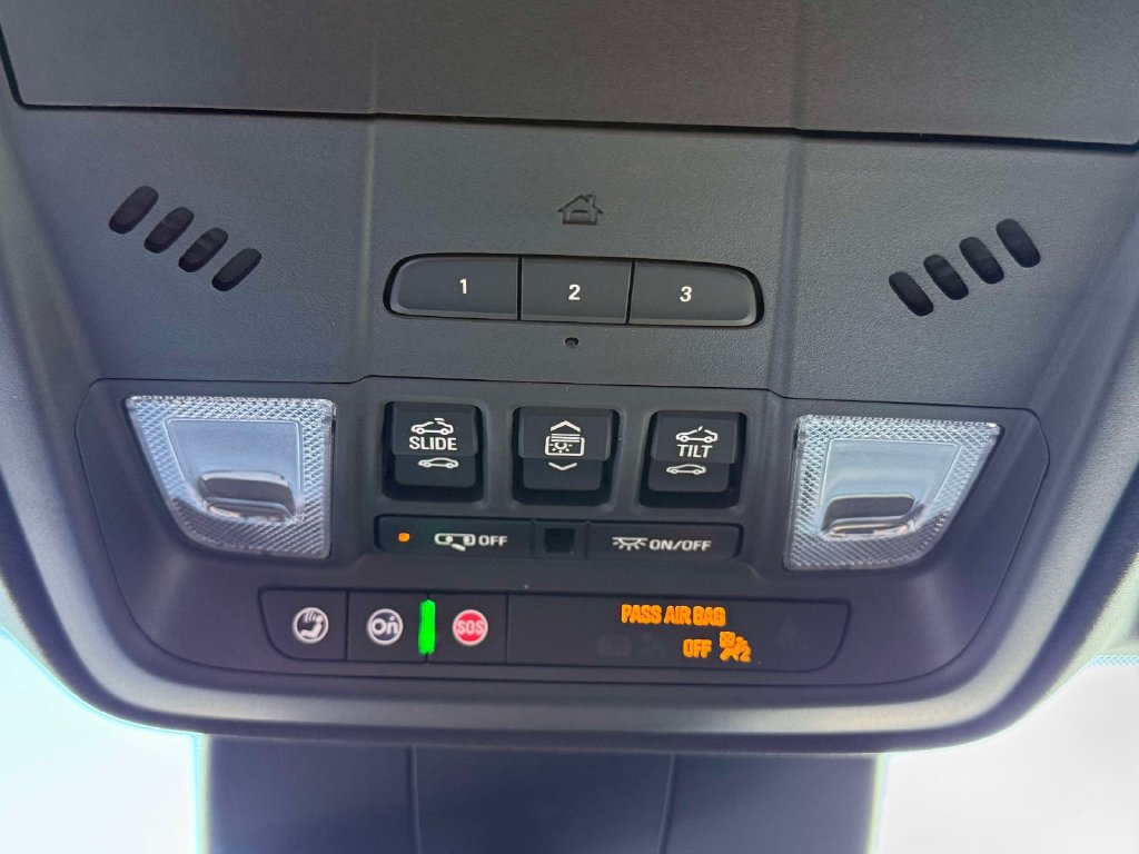 Certified 2025 Cadillac XT4 Premium Luxury FWD image 30