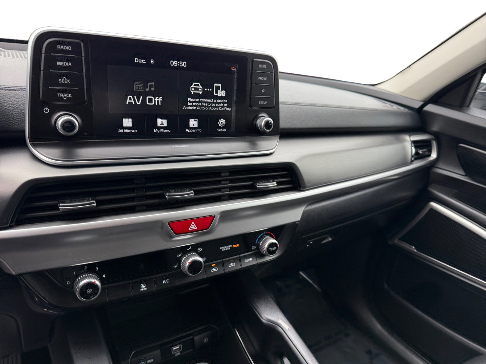 Certified 2020 Kia Telluride LX image 12