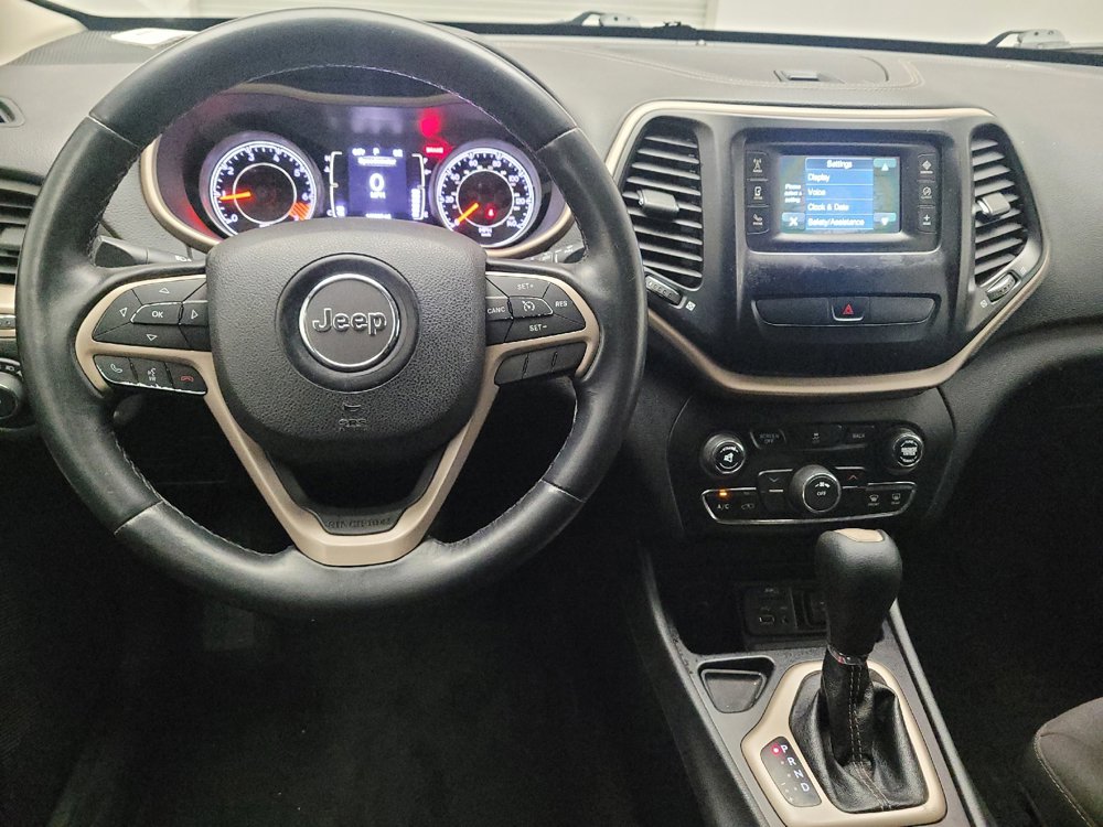 Used 2015 Jeep Cherokee Latitude FWD image 22