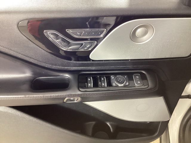 Used 2021 Lincoln Aviator Reserve AWD/4WD image 11