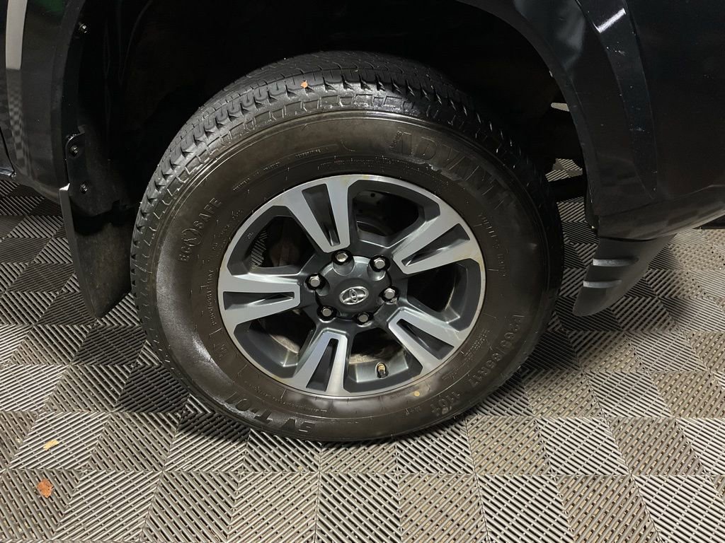 Used 2016 Toyota Tacoma TRD Sport image 36