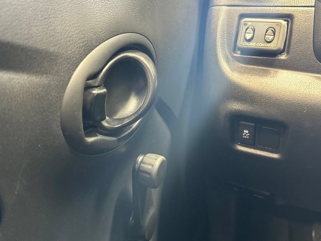 Used 2015 Nissan Versa S FWD image 10