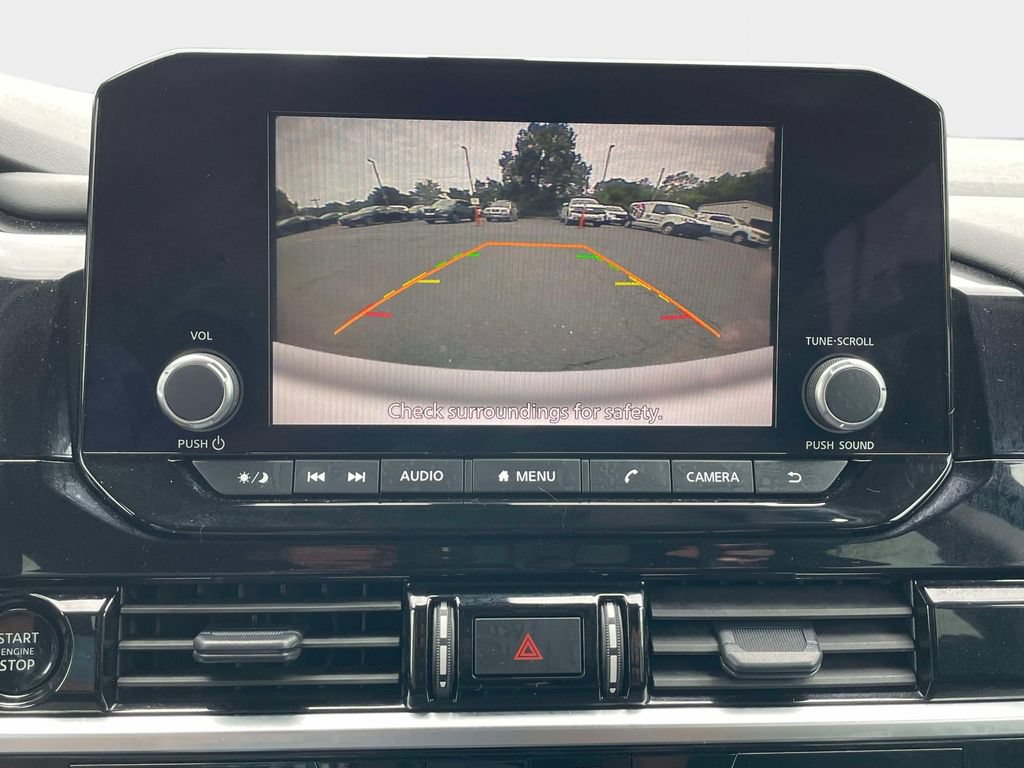 Used 2025 Nissan Pathfinder SV AWD/4WD image 26