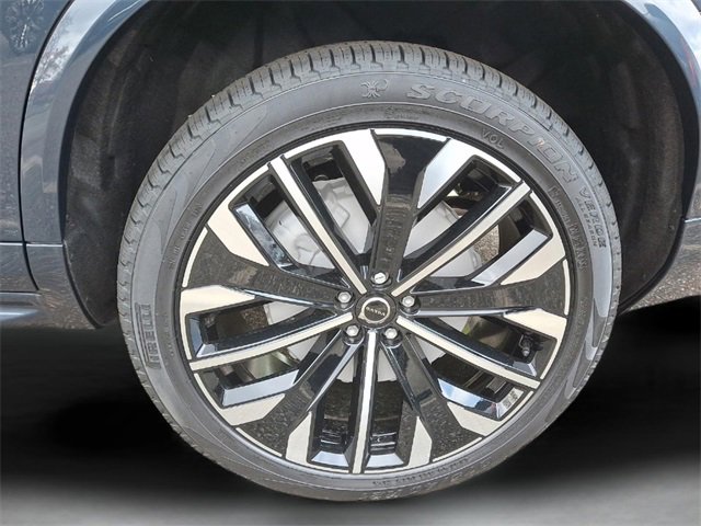 New 2026 Volvo XC90 B6 Plus w/ Protection Package Premier image 5