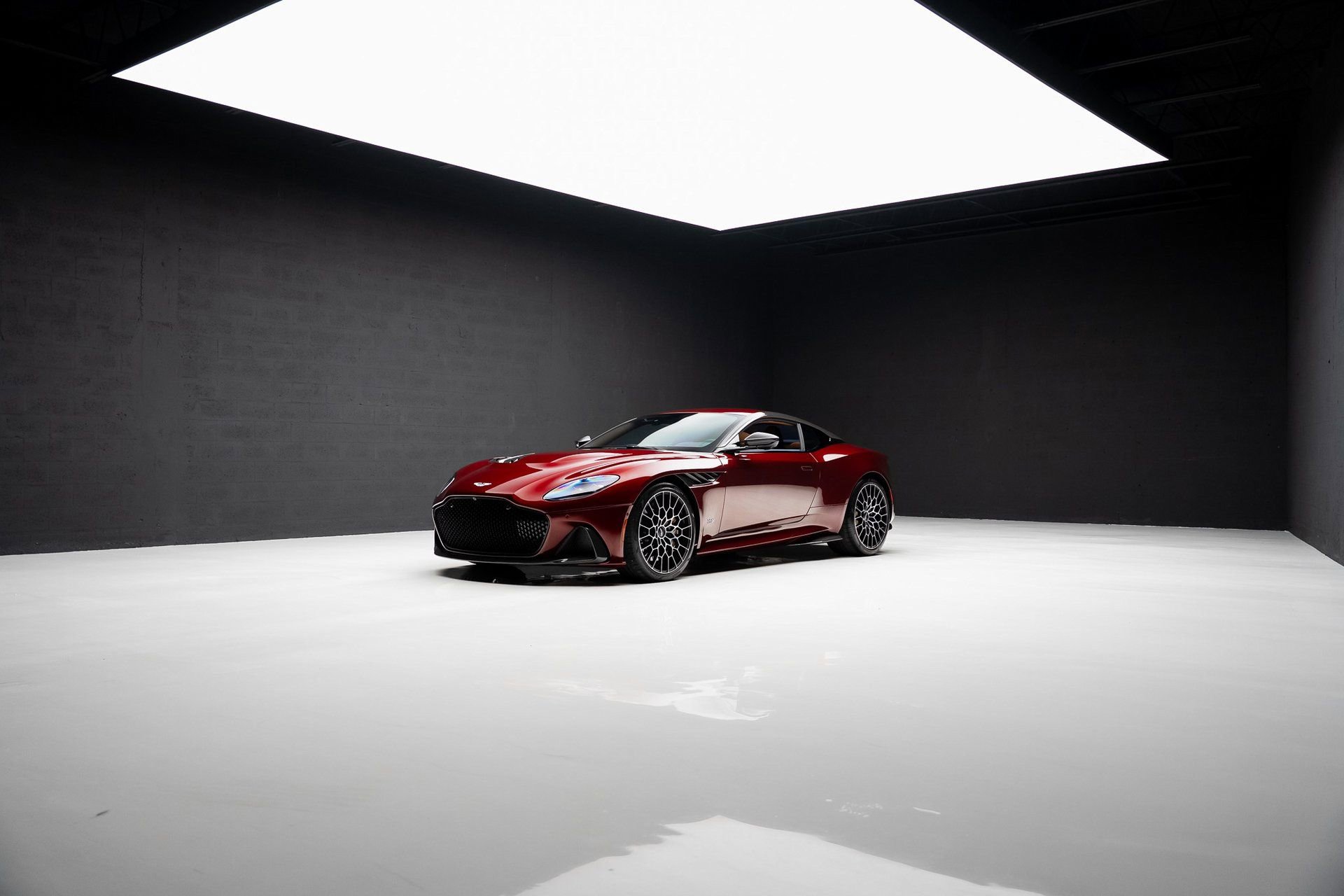 Used 2023 Aston Martin DBS Coupe image 87