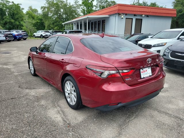 Used 2021 Toyota Camry LE FWD image 3