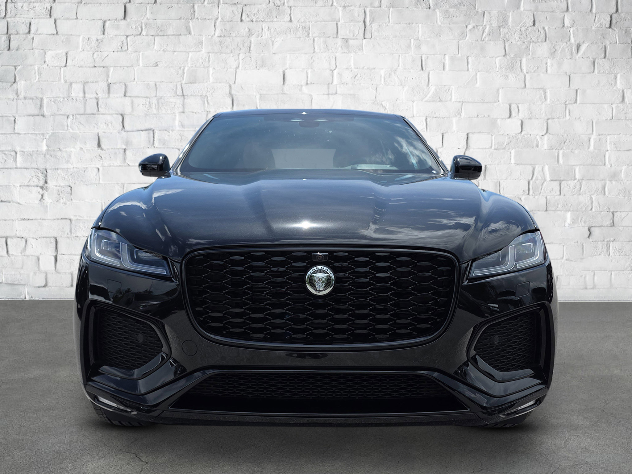 New 2026 Jaguar F-PACE R-Dynamic S image 2