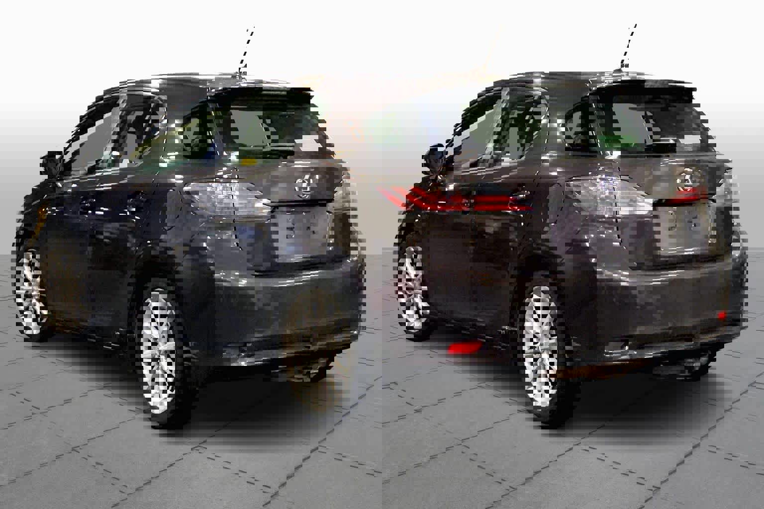 Used 2011 Lexus CT 200h Premium image 10