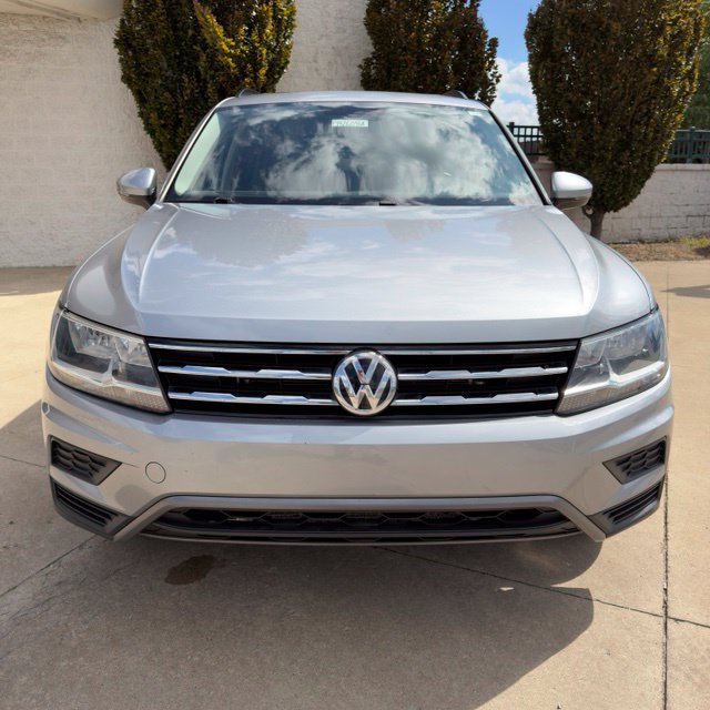 Used 2019 Volkswagen Tiguan SE w/ Panoramic Sunroof Package AWD/4WD image 9