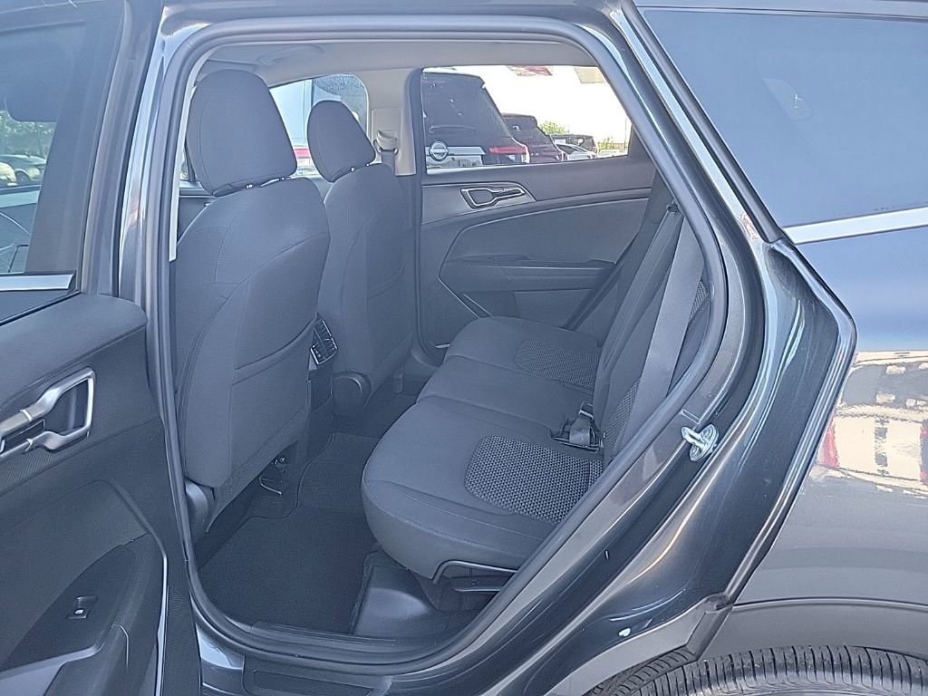 Used 2023 Kia Sportage LX FWD image 11