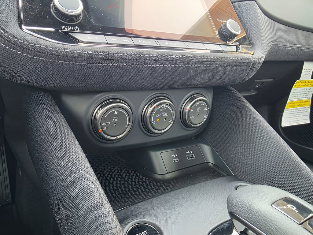 Used 2025 Nissan Z Sport w/ Floor Mat Package image 19
