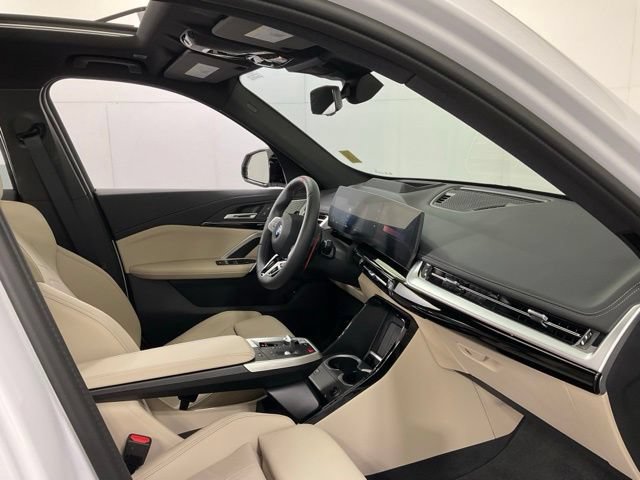 Certified 2025 BMW X1 M35i w/ Premium Package AWD/4WD image 31