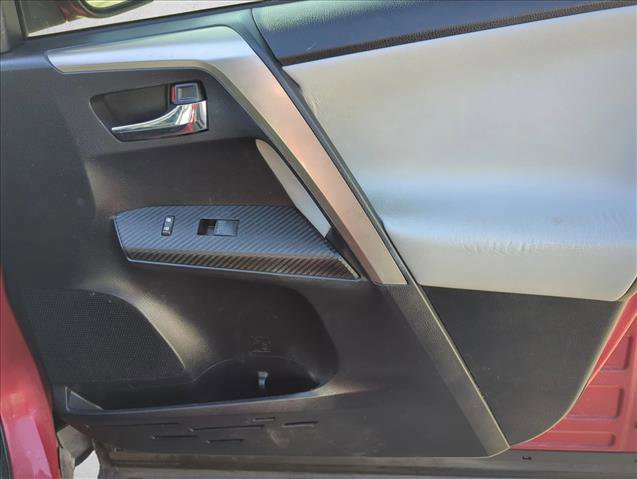 Used 2014 Toyota RAV4 Limited image 24