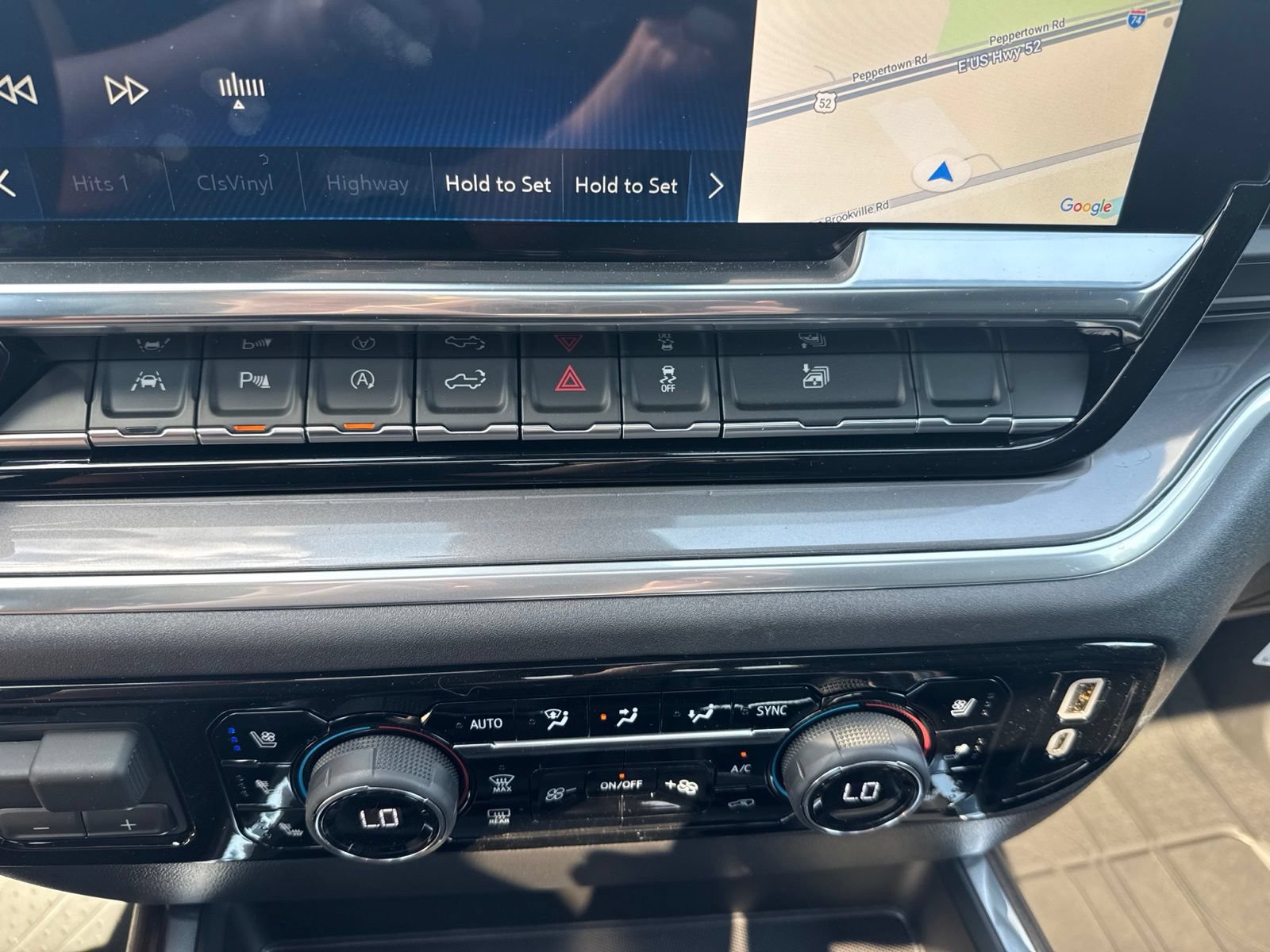 New 2026 Chevrolet Silverado 1500 High Country w/ Technology Package AWD/4WD image 29