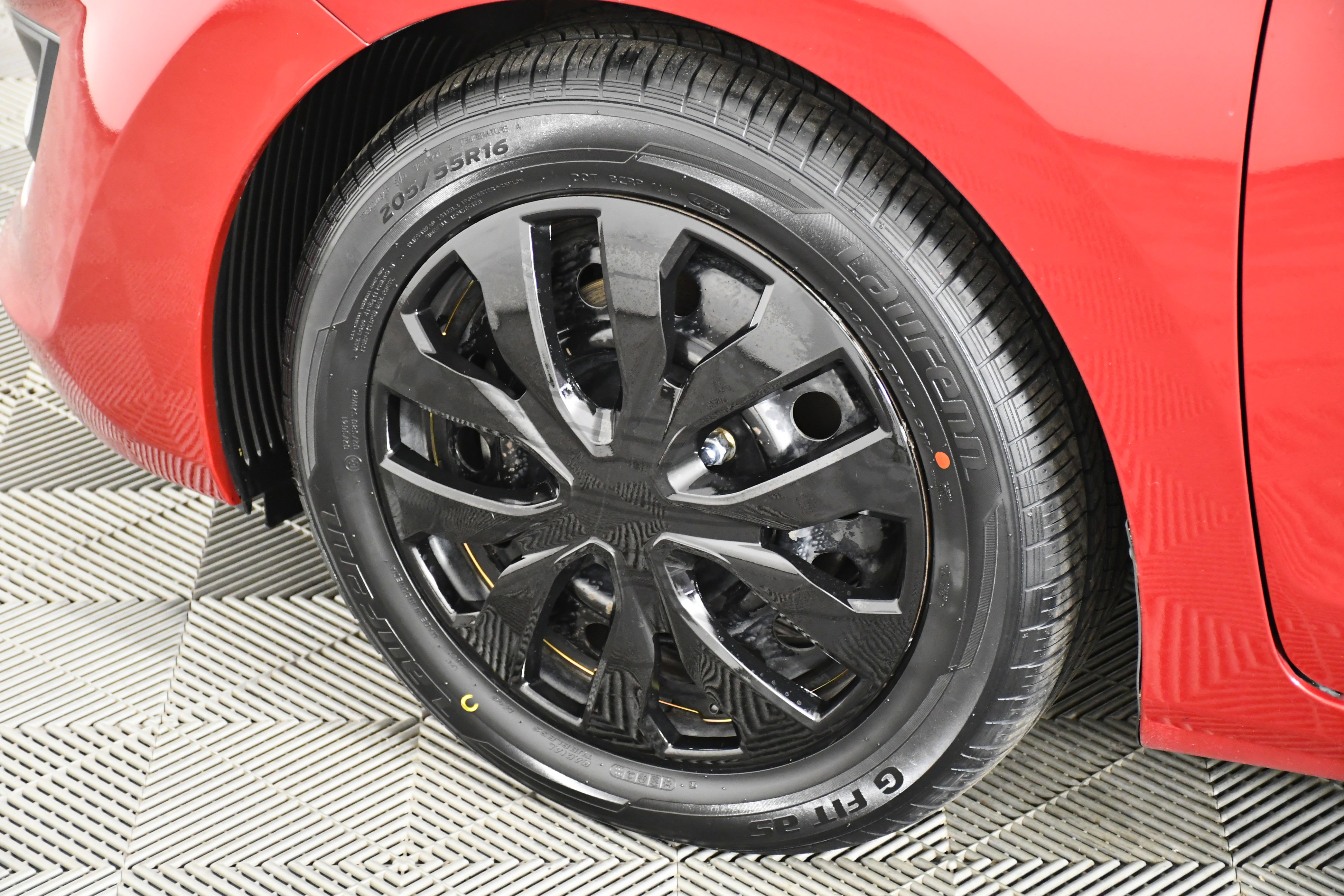 Used 2017 Hyundai Elantra GT image 47