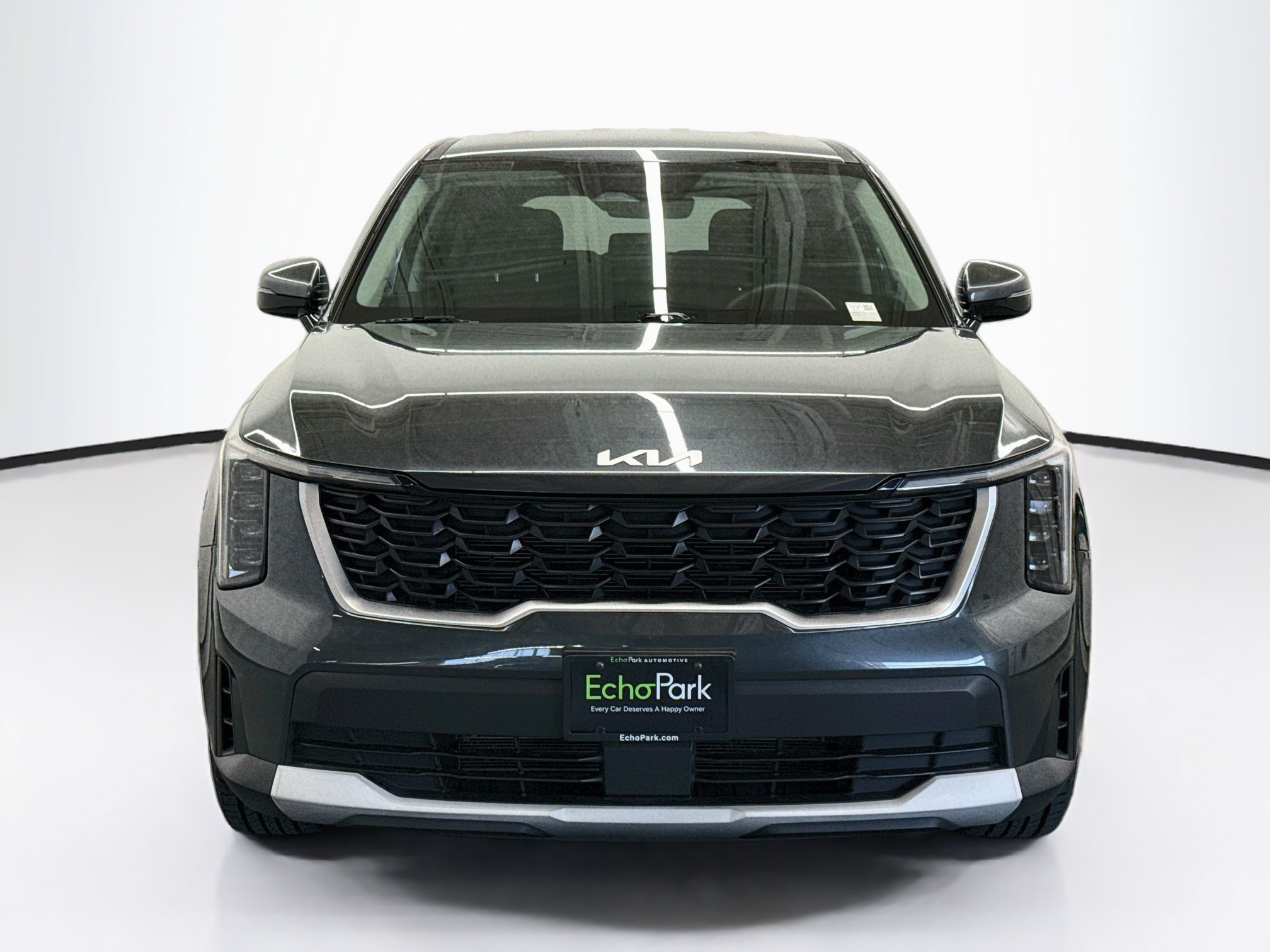 Used 2024 Kia Sorento LX FWD image 2
