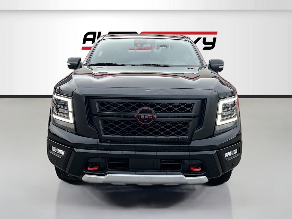 Used 2024 Nissan Titan PRO-4X w/ Pro-4x Convenience Package AWD/4WD image 2