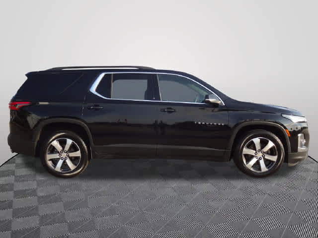 Used 2023 Chevrolet Traverse LT w/ LT Premium Package AWD/4WD image 4