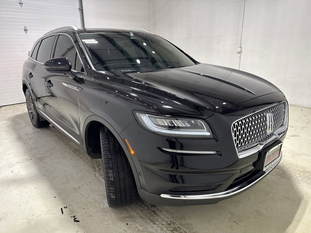 Used 2022 Lincoln Nautilus Reserve w/ Equipment Group 201A AWD/4WD image 3