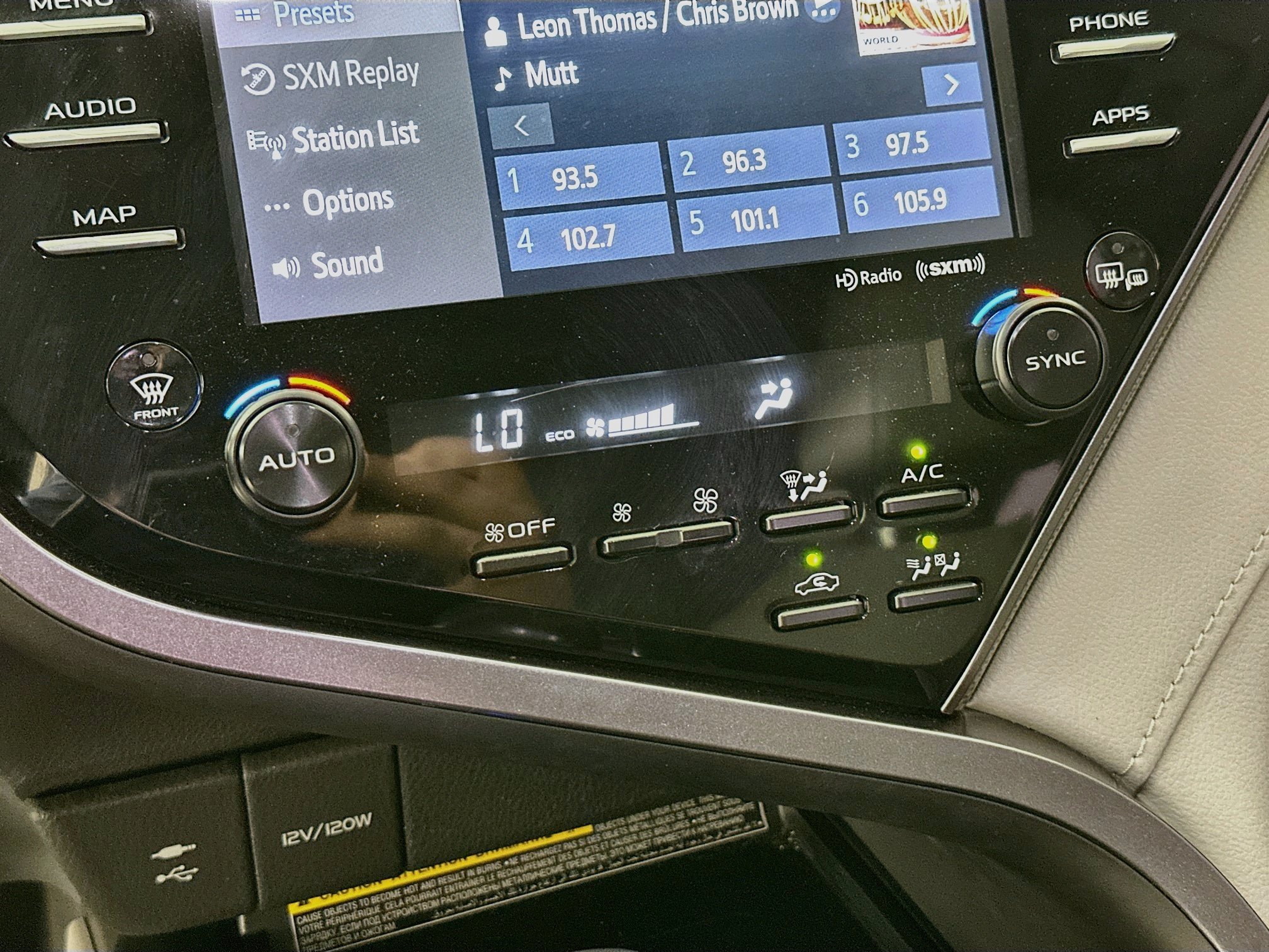 Used 2019 Toyota Camry SE w/ Audio Package FWD image 23