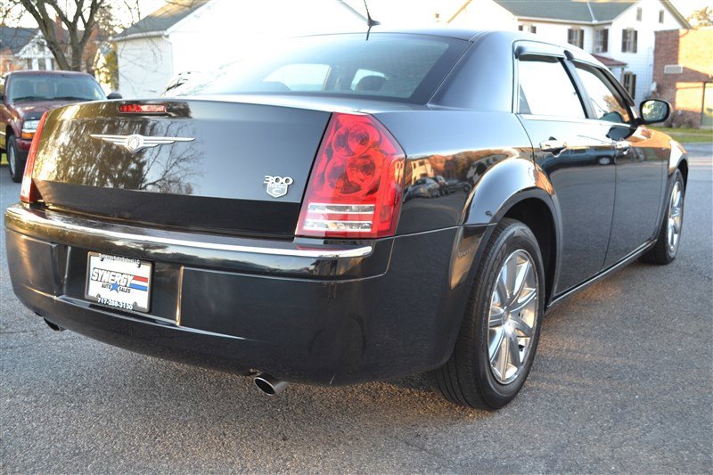 Used 2008 Chrysler 300 C image 5