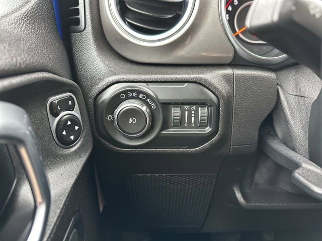 Used 2019 Jeep Wrangler Unlimited Sahara image 21