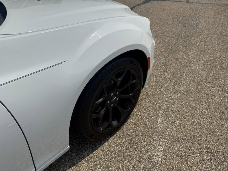 Used 2019 Chrysler 300 S RWD image 6