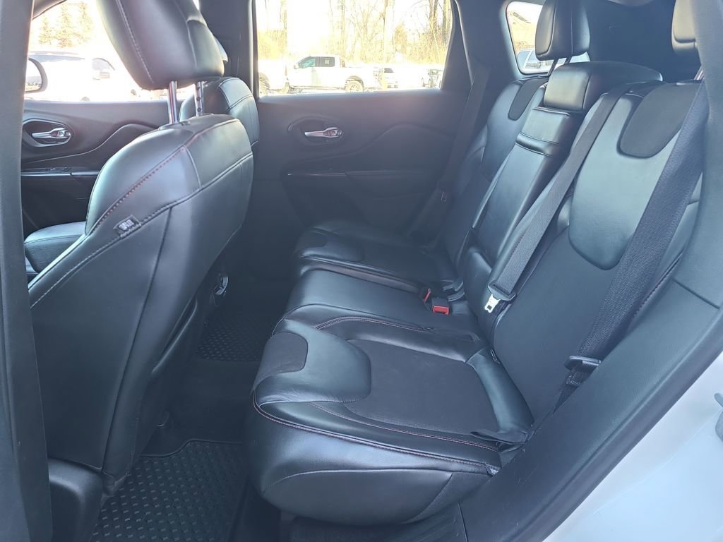 Used 2015 Jeep Cherokee Trailhawk image 35