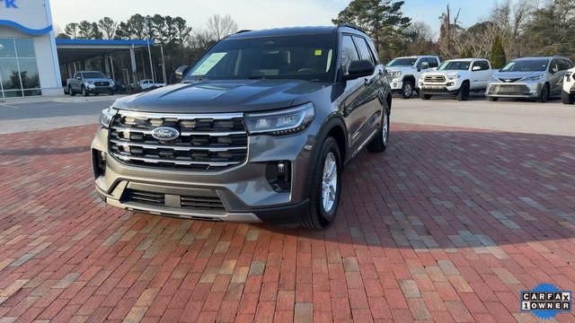 Used 2025 Ford Explorer Active w/ Active Comfort Package image 6