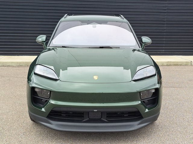 Certified 2024 Porsche Macan 4 Electric image 10